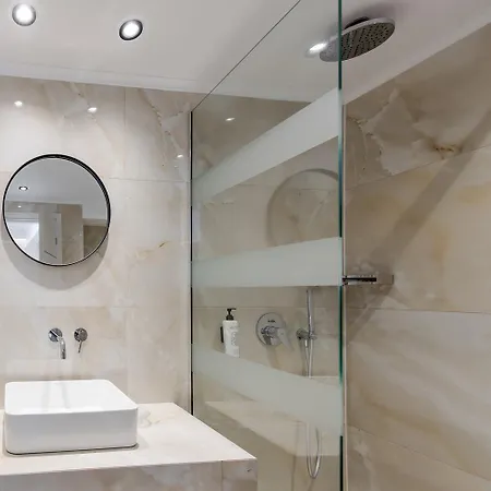 Naisy تسيليفي